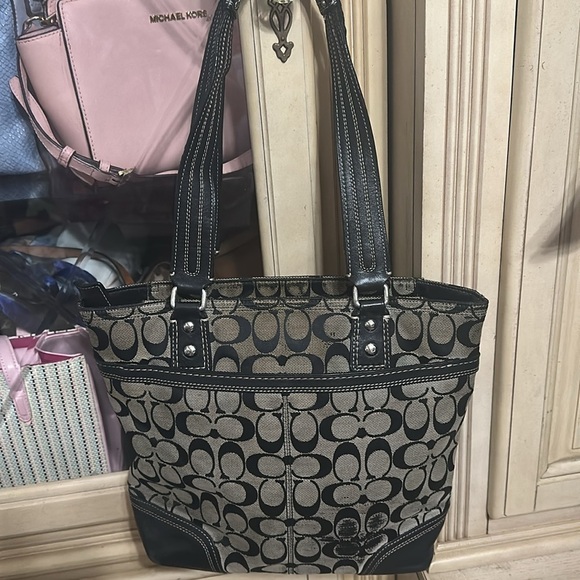 Coach Vintage Hampton F13973
Handbag Signature Jacquard &
Leather - Picture 3 of 16